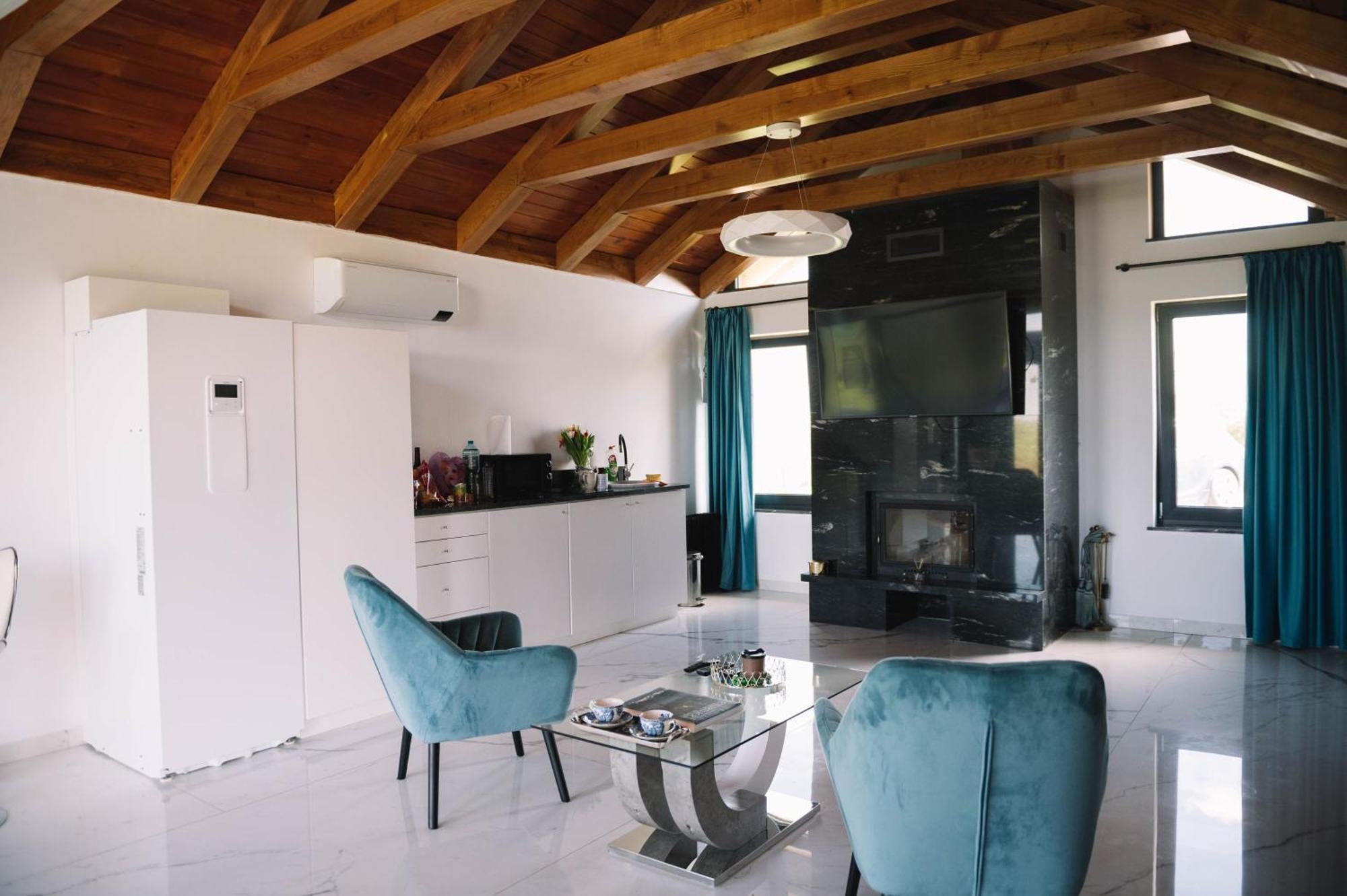 Casa Moderna In Sinteu - Intersectia Intre Modern Si Linistea Naturii Huta Voivozi Eksteriør bilde