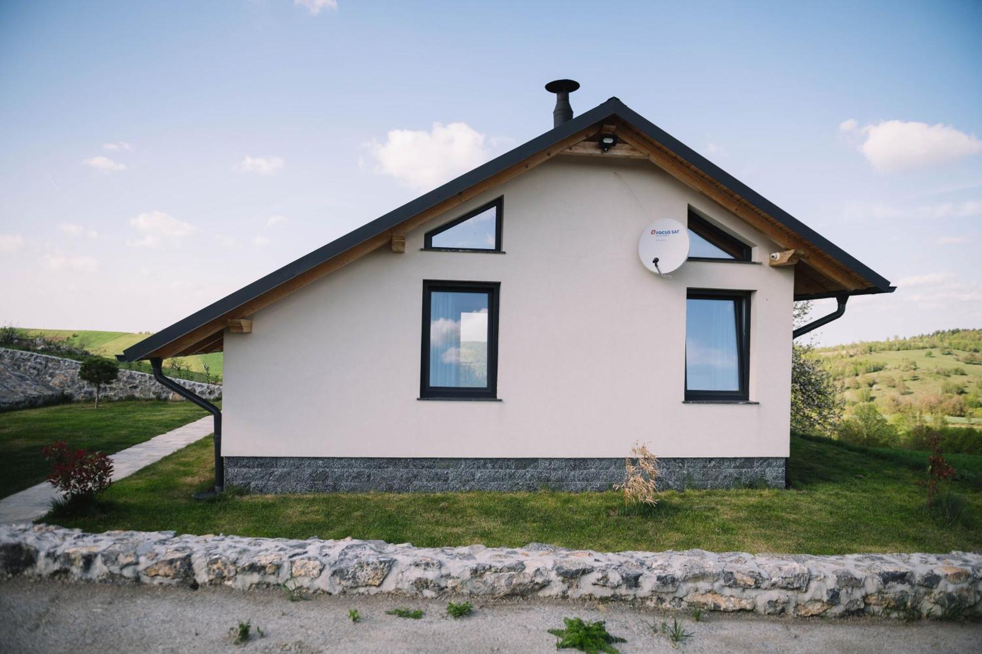 Casa Moderna In Sinteu - Intersectia Intre Modern Si Linistea Naturii Huta Voivozi Eksteriør bilde
